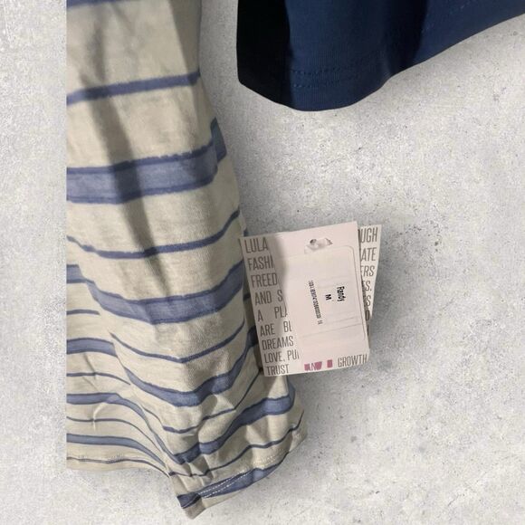 Lularoe Women's Randy Baseball Raglan Blue/White Striped Size Medium-NWT - Picture 2 of 5